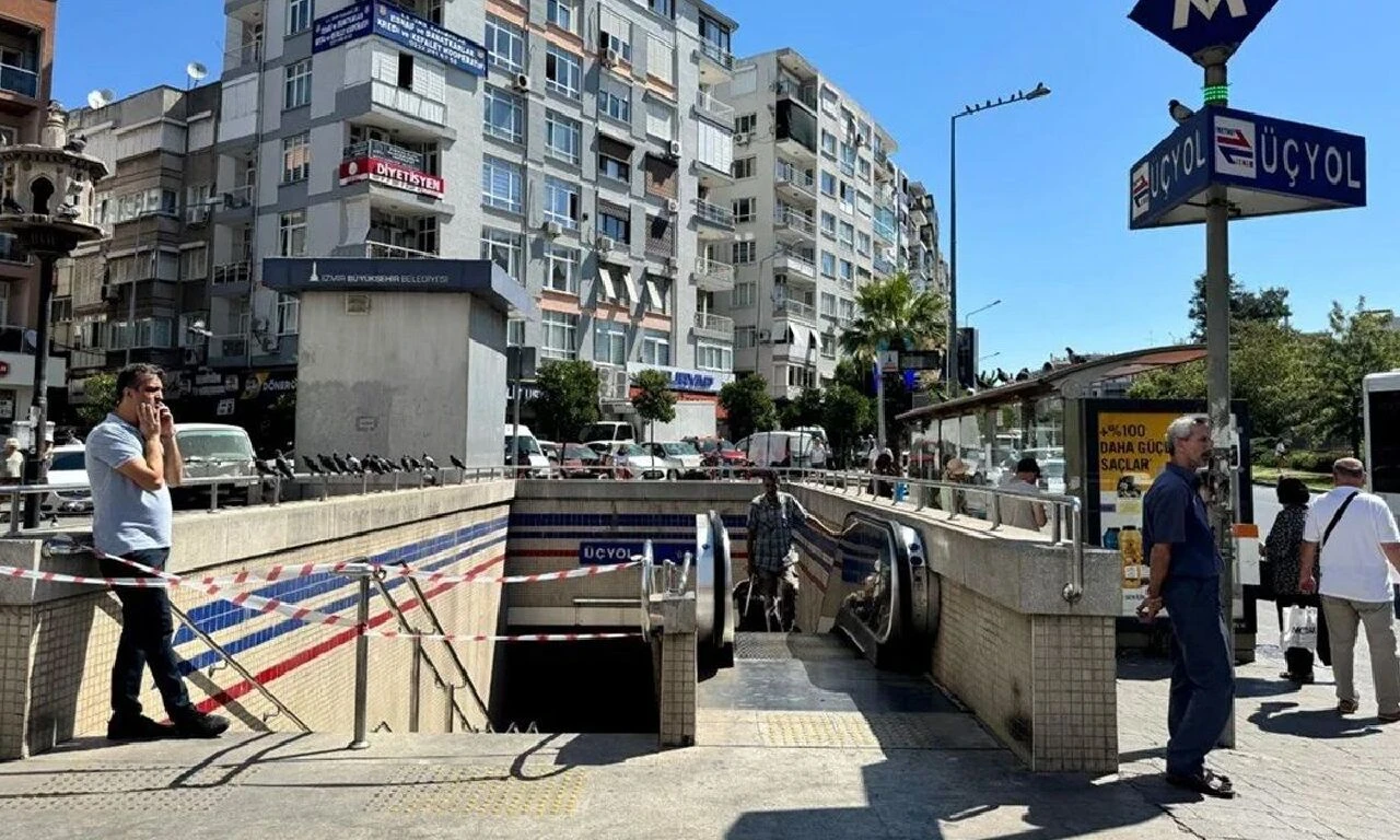 İzmir'de yürüyen merdiven <a href=