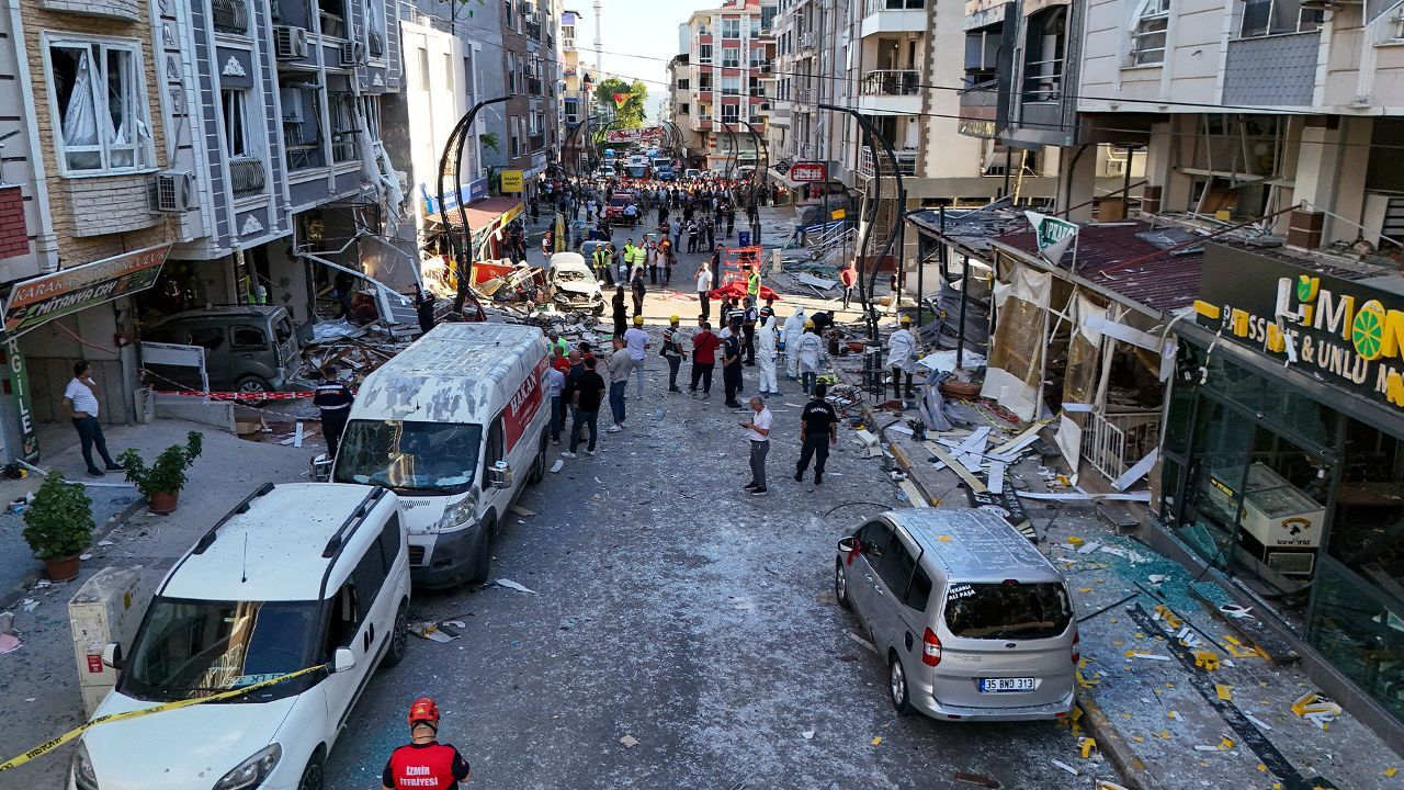 İzmir'deki patlamaya ilişkin yeni gelişme: 2 şüpheli adliyeye sevk edildi - Gündem