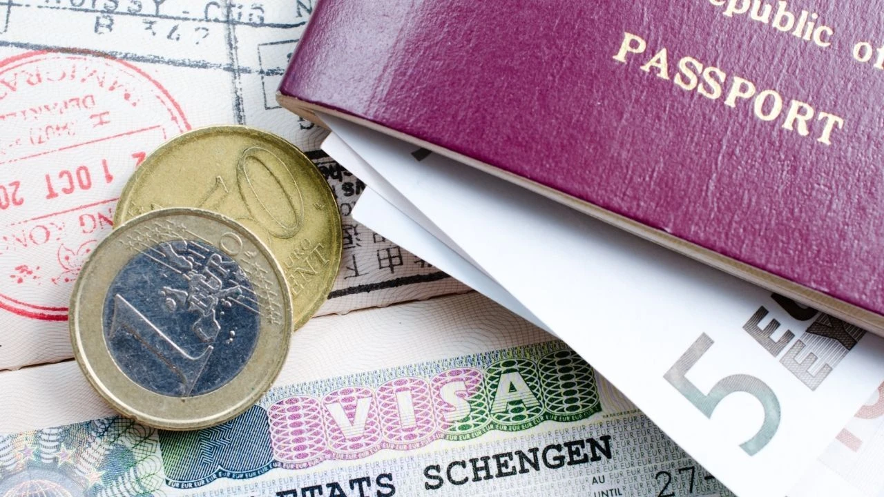 Schengen ülkeleri 1,6 milyon vizeyi reddetti 130 milyon Euro kazandı! En çok para kaybeden Türkler oldu - 1. Resim