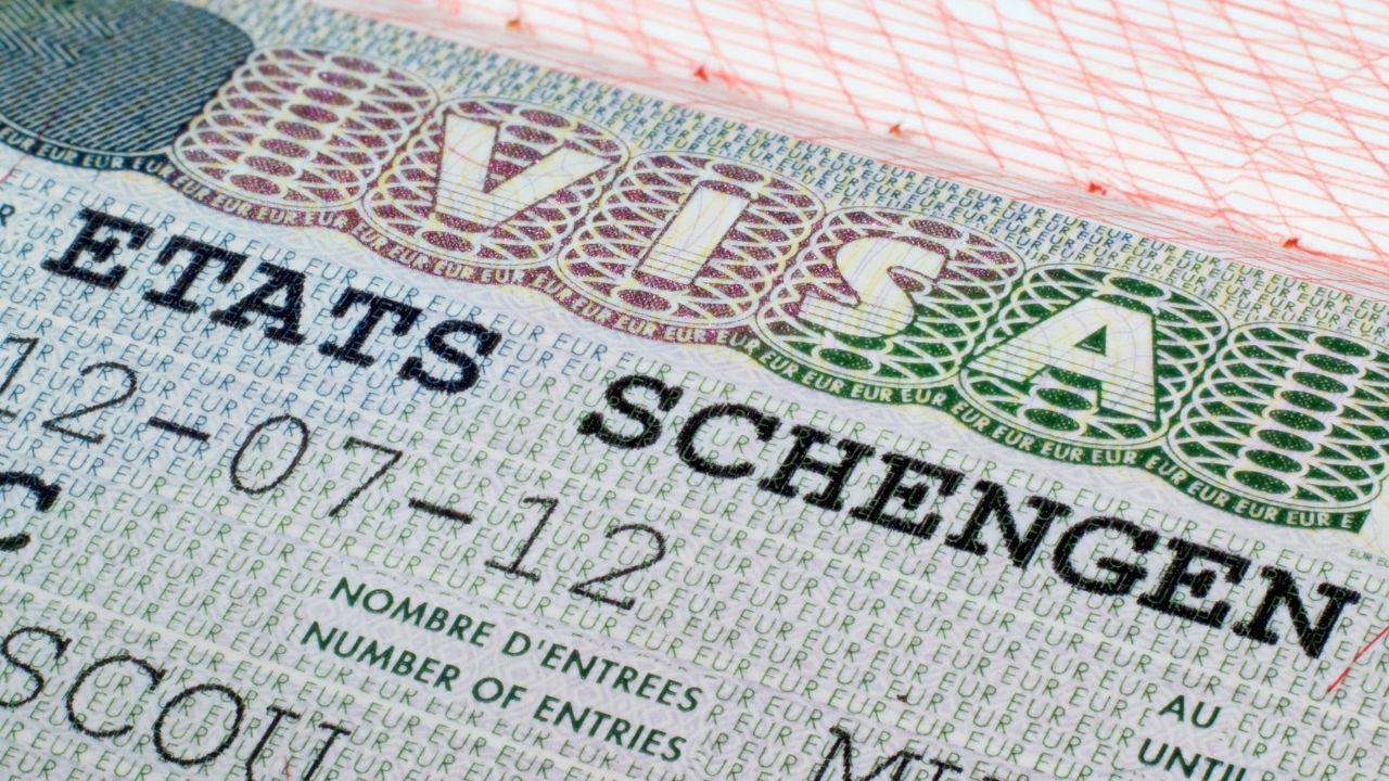 Schengen ülkeleri 1,6 milyon vizeyi reddetti 130 milyon Euro kazandı! En çok para kaybeden Türkler oldu