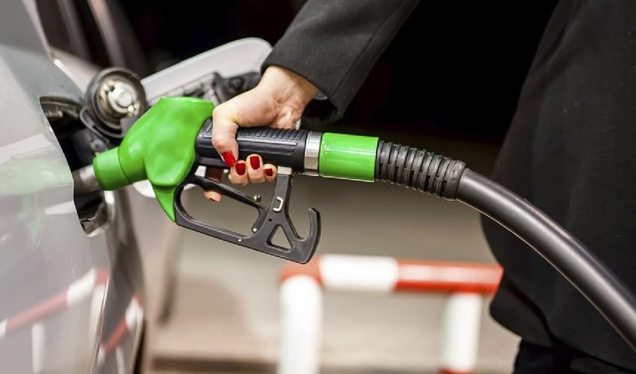 Akaryakıta zam geliyor, tabela bu gece değişiyor! Brent petrol iki ayın zirvesine çıktı - 2. Resim