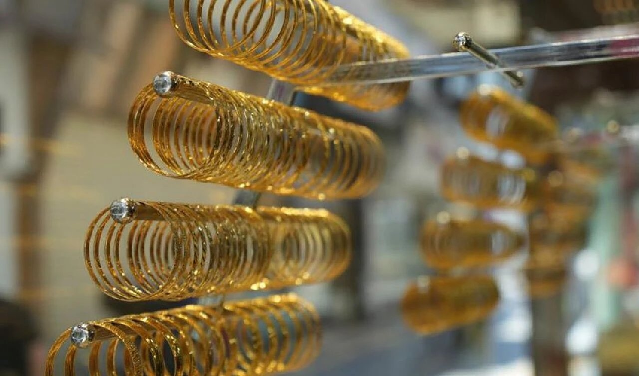 Altın fiyatlarının 6 aylık getirisi belli oldu! Uzman isim yılın ikinci yarısına işaret etti, "Bugünden daha çok kazandıracak" dedi - 2. Resim