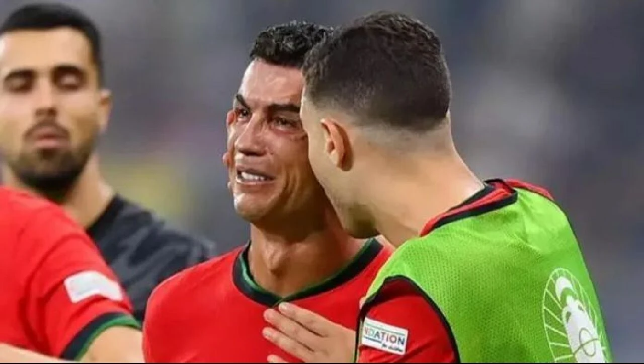 Cristiano Ronaldo gözyaşlarına hakim olamadı! Önce kaçırdı sonra attı - 4. Resim