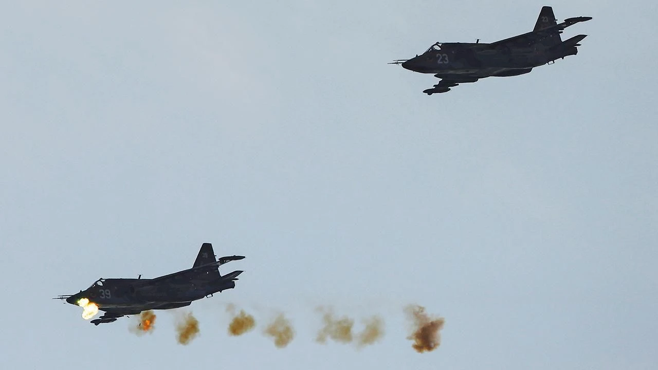 Gürcistan'da Su-25 tipi savaş uçağı düştü!