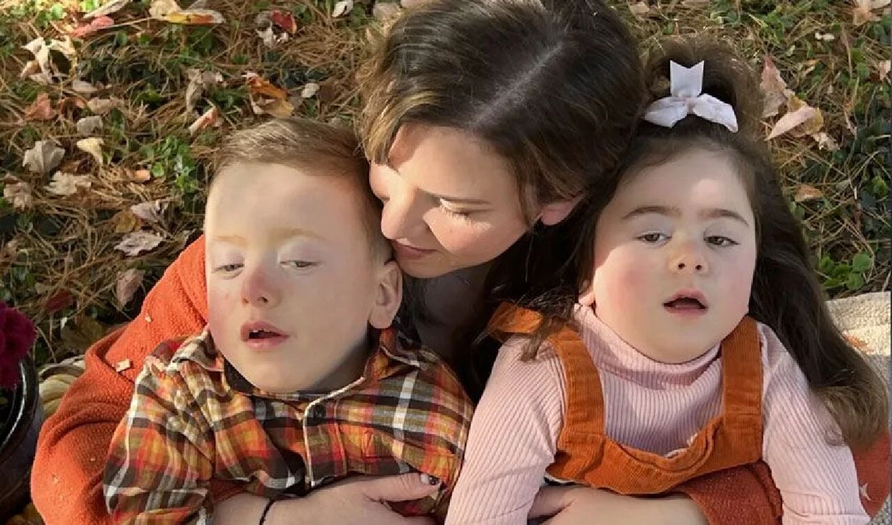 İki bebek için seferberlik! 20 yıldır görülmeyen hastalığa yakalandılar