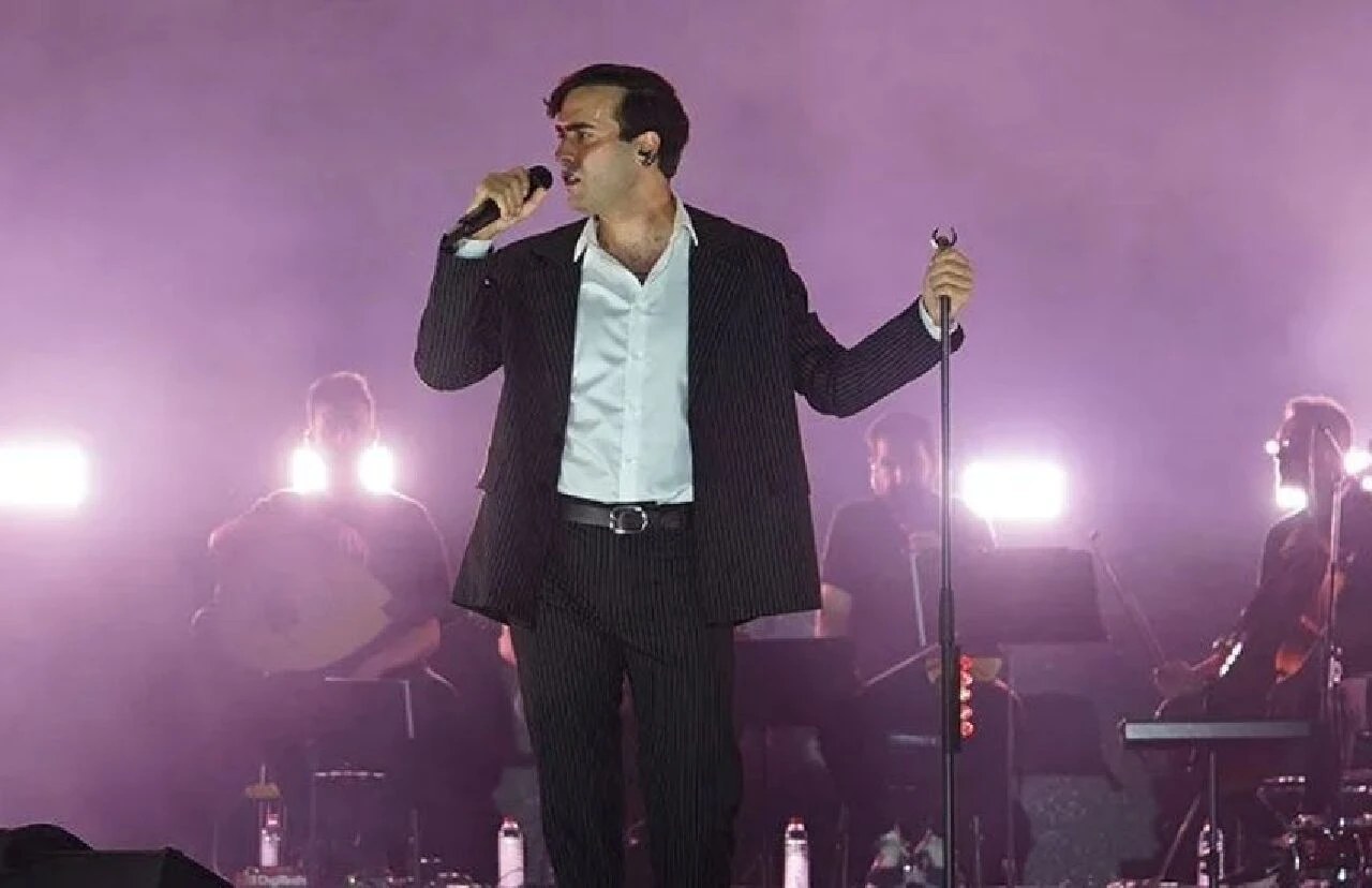 Mert Demir sahneyi terk etti! Tepkiler sonrası ilk açıklama geldi - 1. Resim