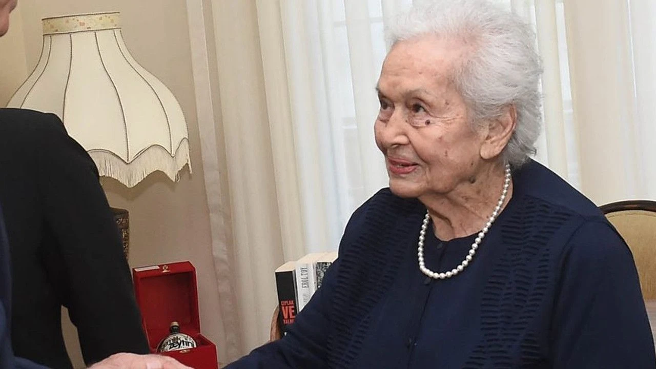 Türkiye'nin 3'üncü cumhurbaşkanı Celal Bayar'ın kızı eski vekil Nilüfer Gürsoy yaşamını yitirdi
