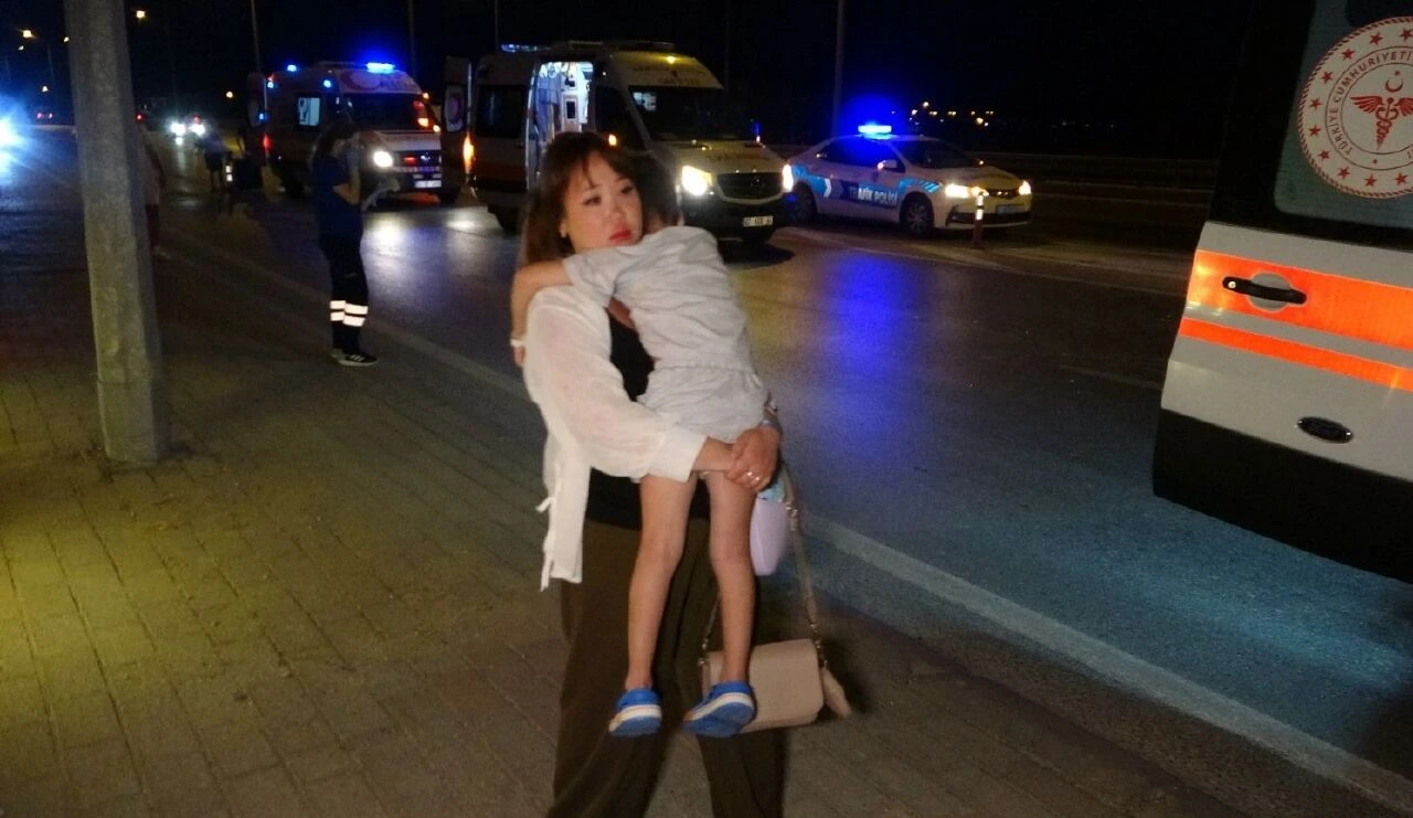 Antalya'da faciadan dönüldü! Ölü ve yaralılar var... Feci kaza kamerada