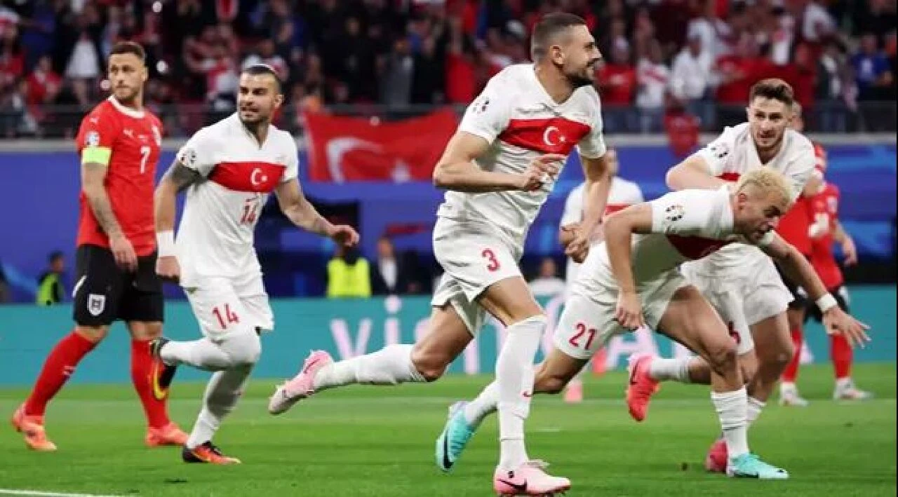 Avusturya-Türkiye maçında A Milli Futbol Takımı algıları yıktı! Dünya'nın gözü bu kez Hollanda-Türkiye maçında - 2. Resim