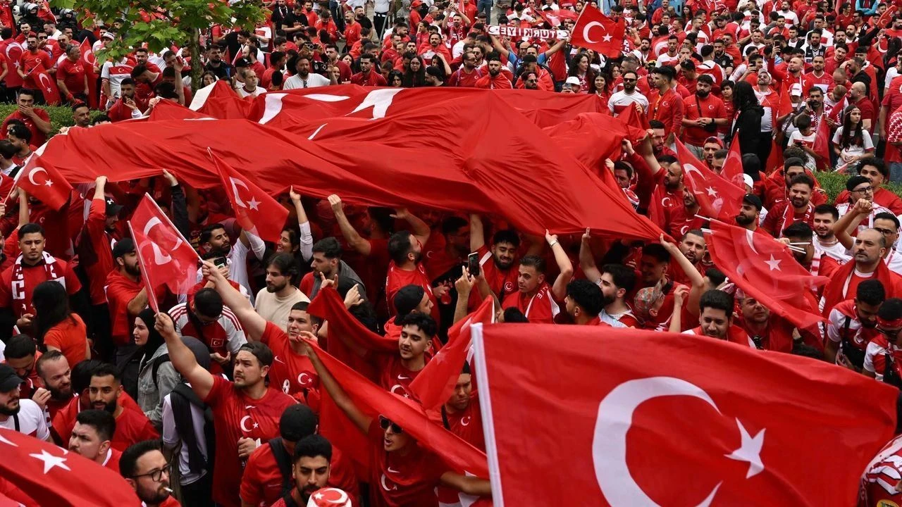 Avusturya-Türkiye maçında A Milli Futbol Takımı algıları yıktı! Dünya'nın gözü bu kez Hollanda-Türkiye maçında - 4. Resim