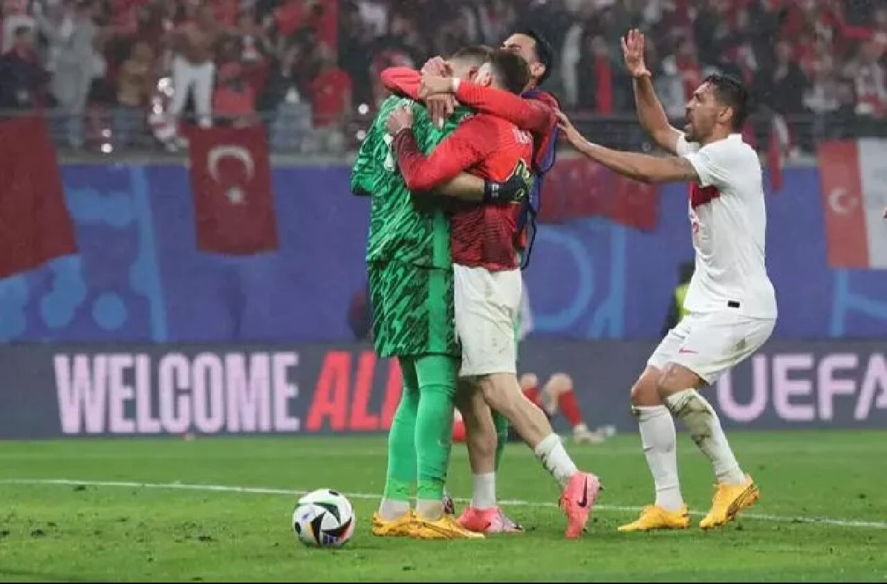 Avusturya-Türkiye maçında A Milli Futbol Takımı algıları yıktı! Dünya'nın gözü bu kez Hollanda-Türkiye maçında - 5. Resim