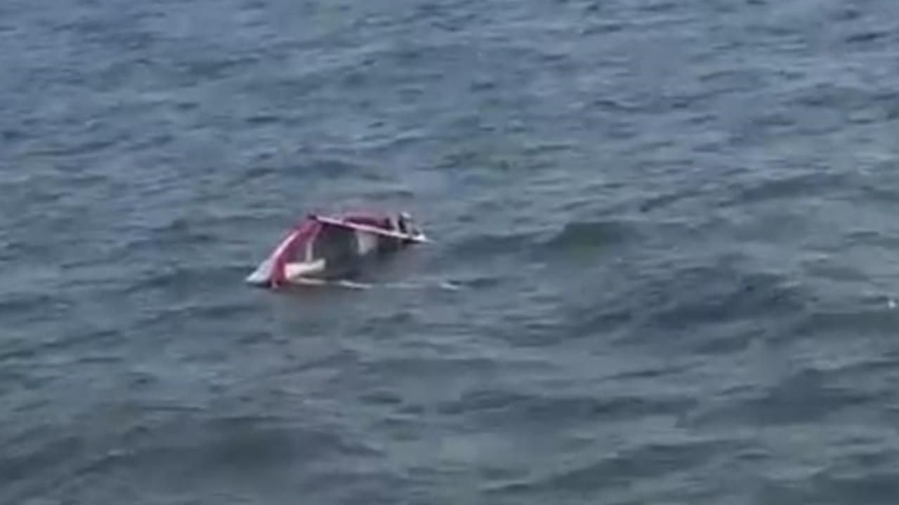 Balıkçı teknesi Portekiz açıklarında alabora oldu! 3 kişi öldü, 7 kişi kayıp - Dünya