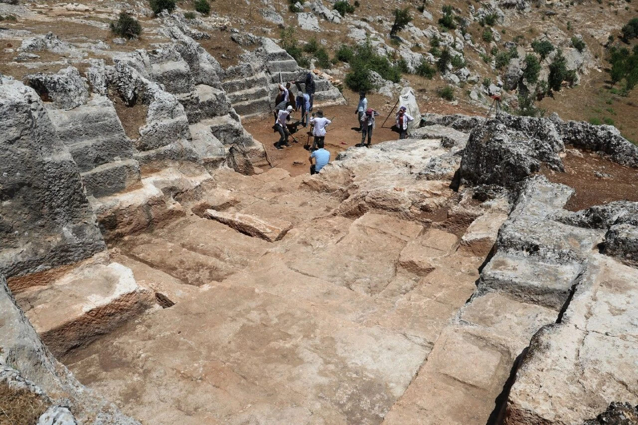 Diyarbakır'da tarihe gömülmüş gizem! Antik Roma döneminden kalma 60 çocuk mezarı ortaya çıktı - 3. Resim