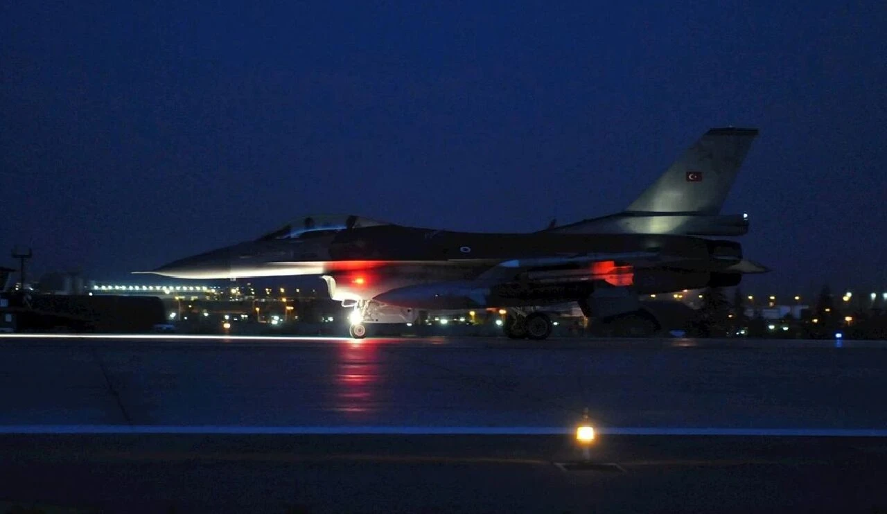 Irak'ın kuzeyine hava harekatı! MSB duyurdu: PKK'lı teröristlerin hedefleri yerle bir edildi