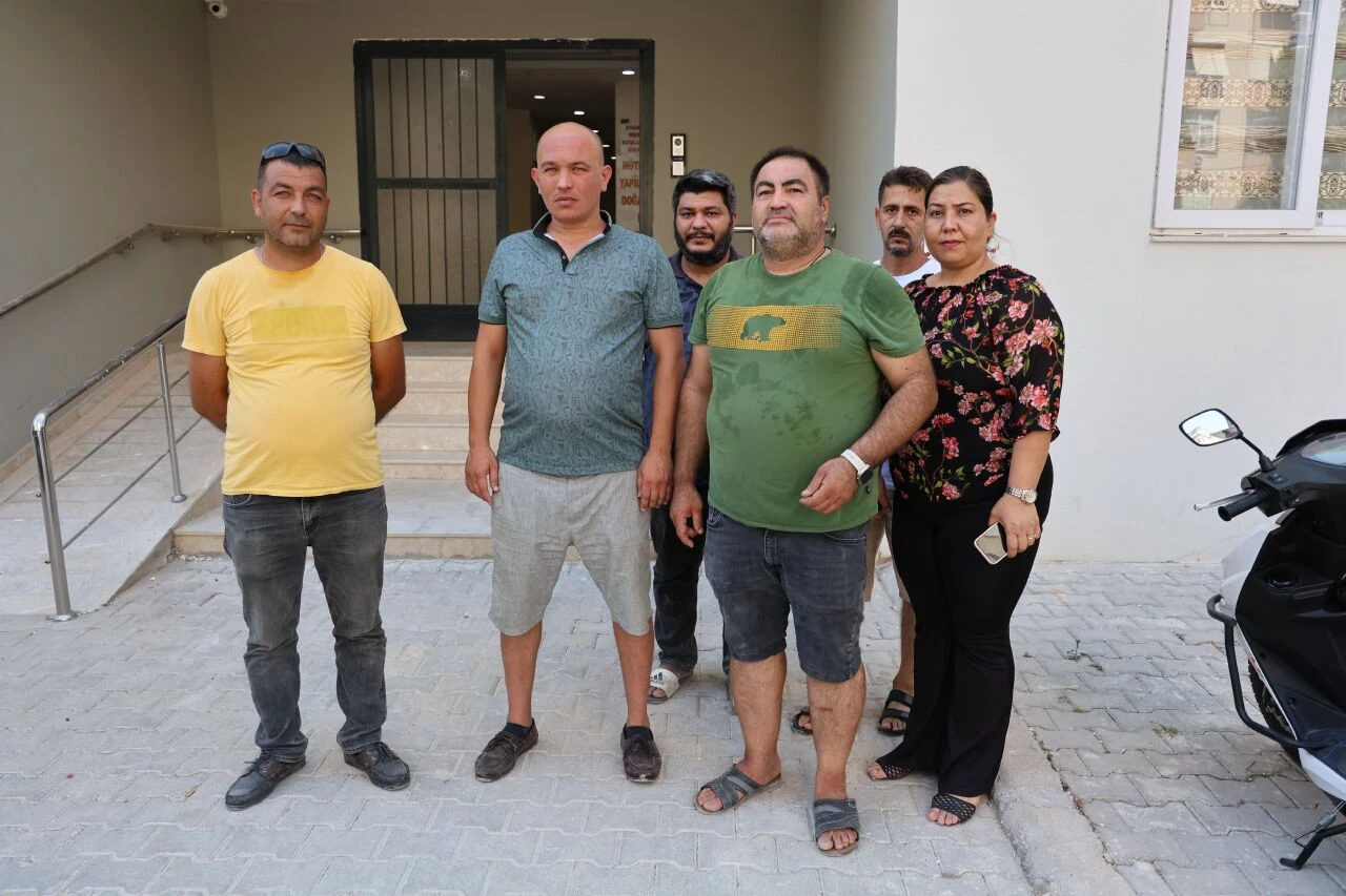 Müteahhitten şaşkına çeviren hareket! Daire kapısına duvar ördü - 2. Resim