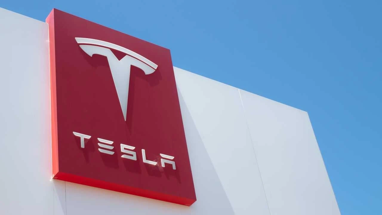 Tesla, hisseleri yükselmesine rağmen araç teslimatlarında düşüş yaşadı