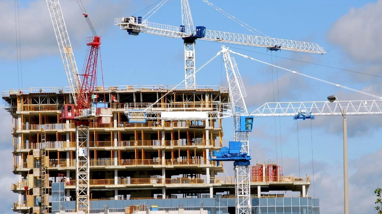 Türkiye'nin en bilinen 33 yıllık inşaat firması iflas etti! Türkiye, Avrupa ve Afrika'daki projeleri askıya alındı