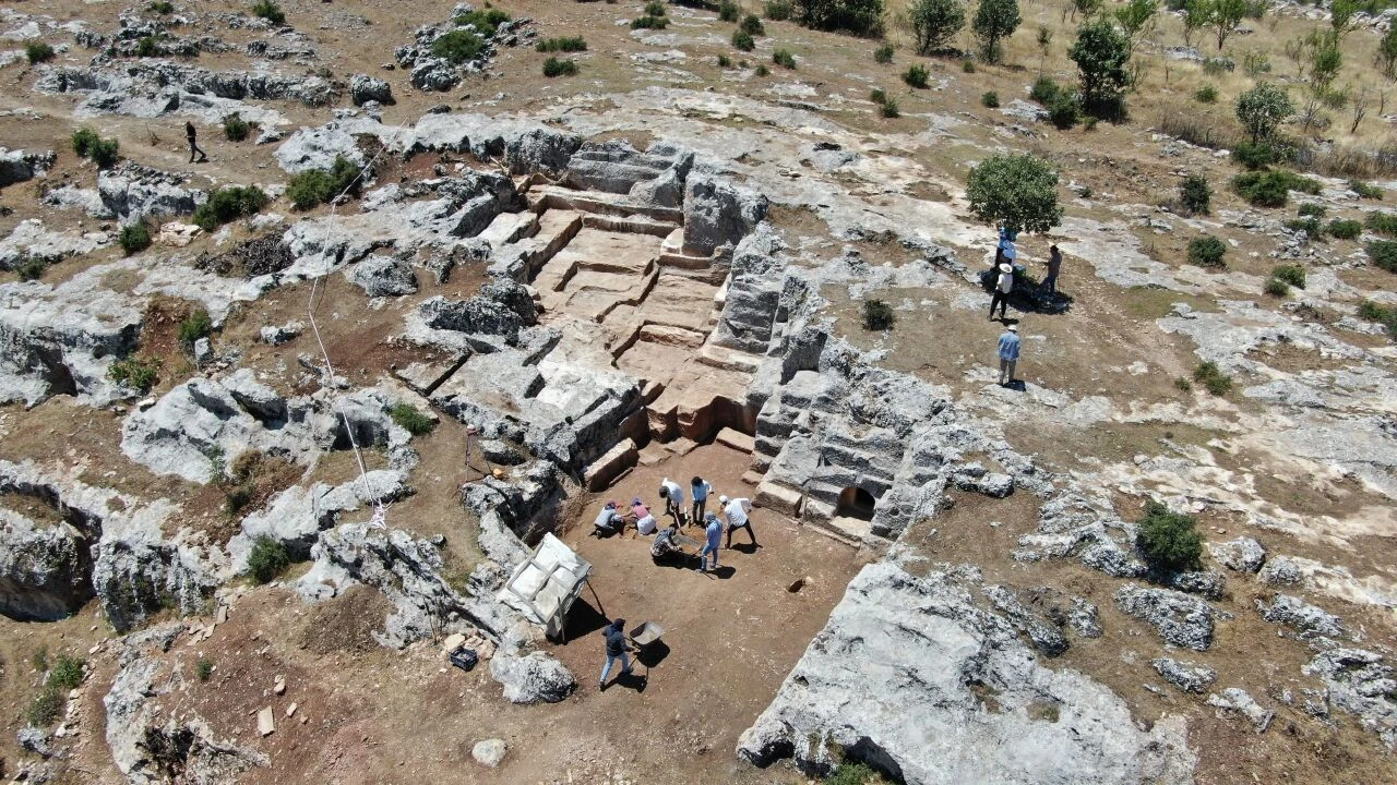 Yer: Diyarbakır... Kazılan yerden 60 çocuk mezarı çıktı! - 1. Resim