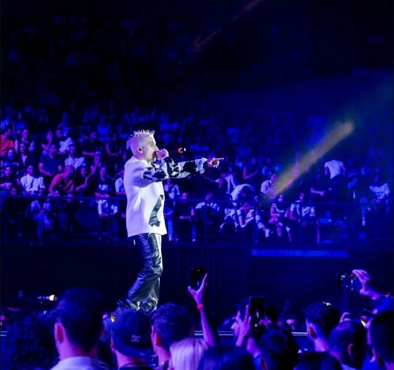 Baneva Saygı1 konserindeki Holocaust performansıyla izleyenleri hayran bıraktı