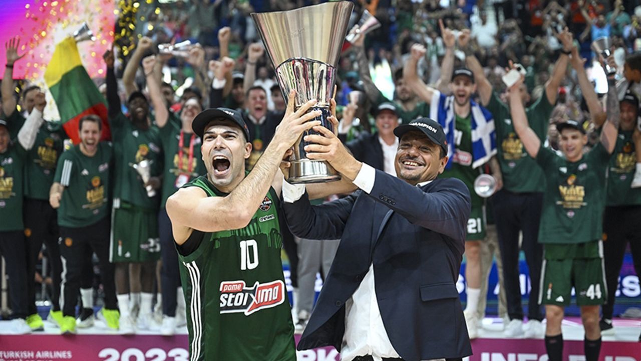 Ergin Ataman, Yunanistan'da yılın başantrenörü seçildi - Basketbol