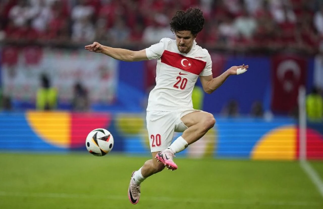 Ferdi Kadıoğlu için Avrupa devleri sıraya girdi! 8 takımın scoutu hayran kaldı - 2. Resim