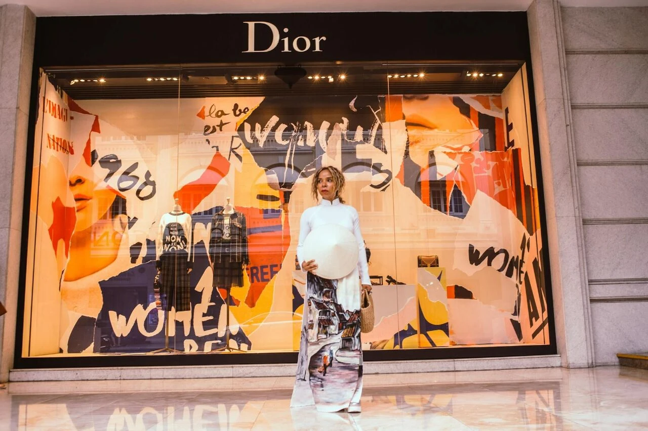 Fransız moda devi Dior'dan büyük skandal! 1800 liraya üretip 91 bin liraya satıyor