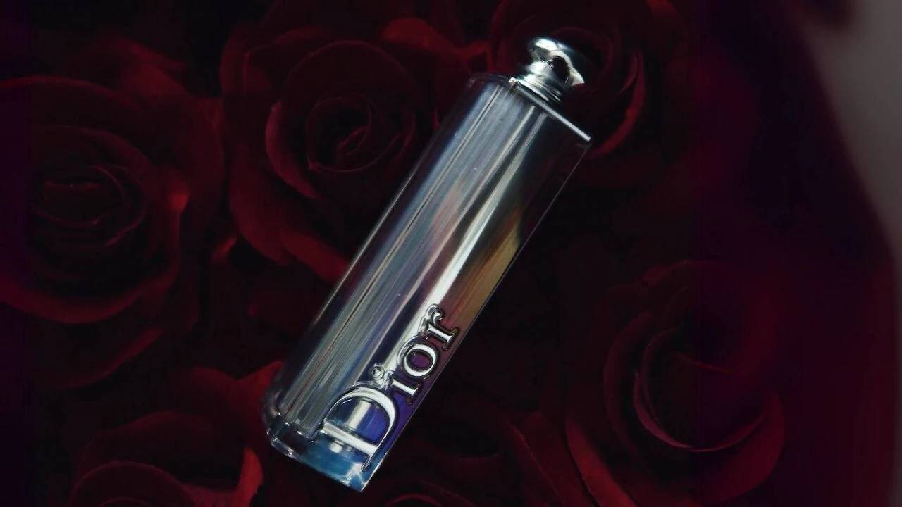 Fransız moda devi Dior'dan büyük skandal! 1800 liraya üretip 91 bin liraya satıyor