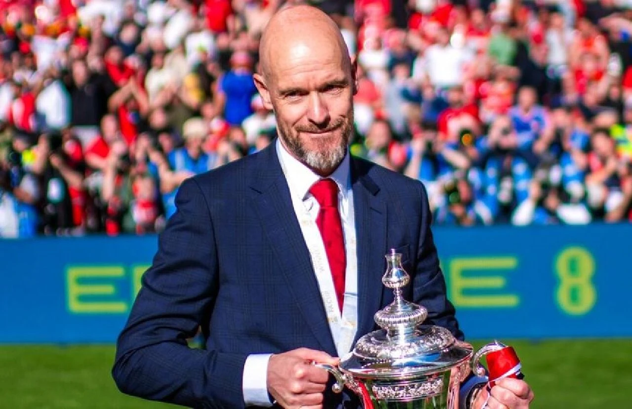 Manchester United, Erik ten Hag'ın sözleşmesini uzattı