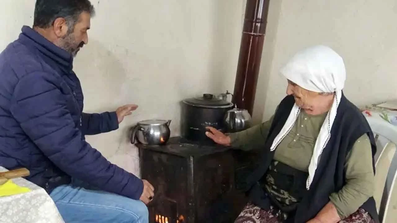 Sobalar yakıldı, kombiler açıldı... 81 il sıcaktan kavrulurken onlar üşüyor