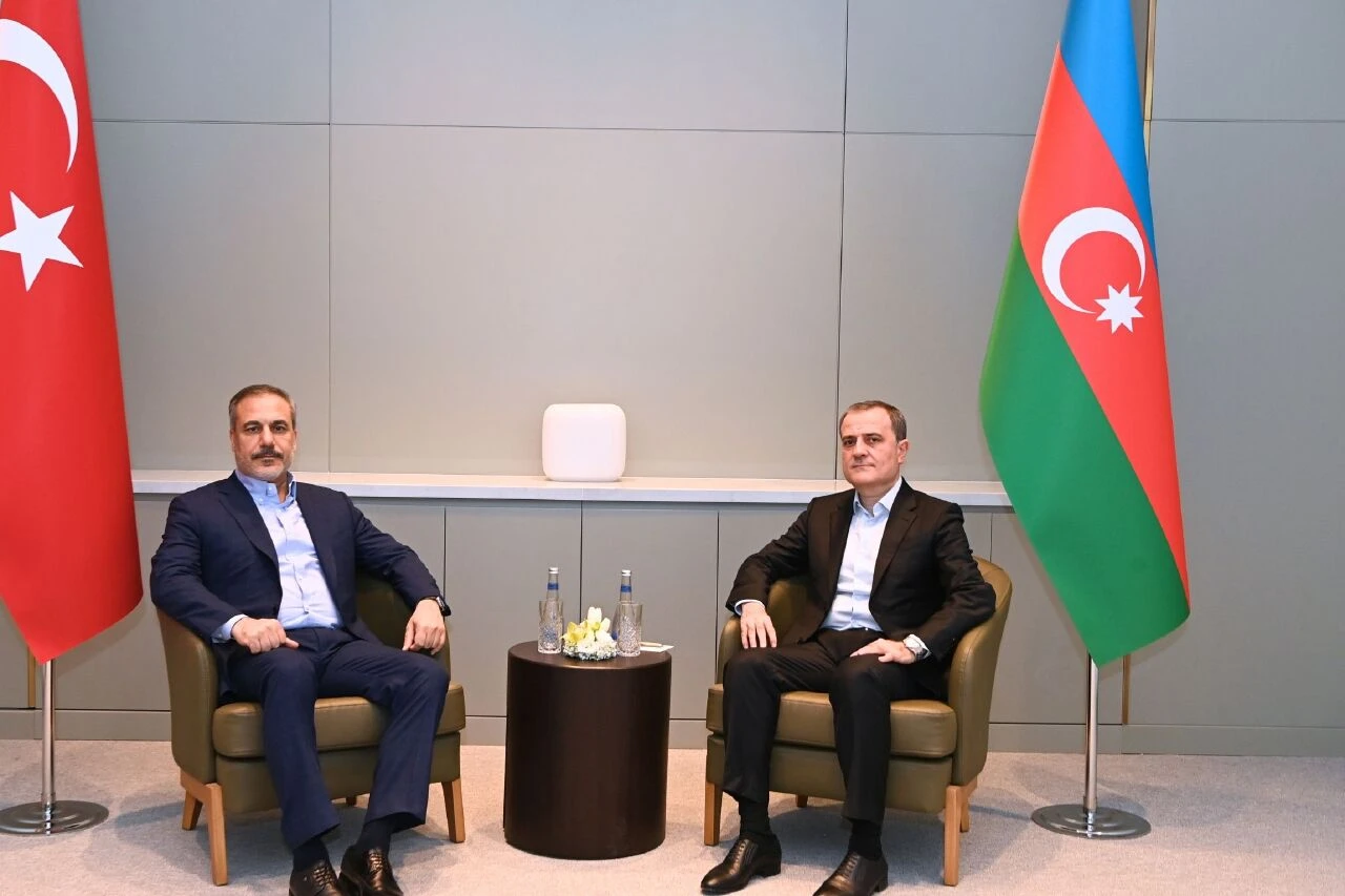 Bakan Fidan'dan Şuşa'daki zirve toplantısı öncesi Azerbaycanlı mevkidaşıyla kritik görüşme!
