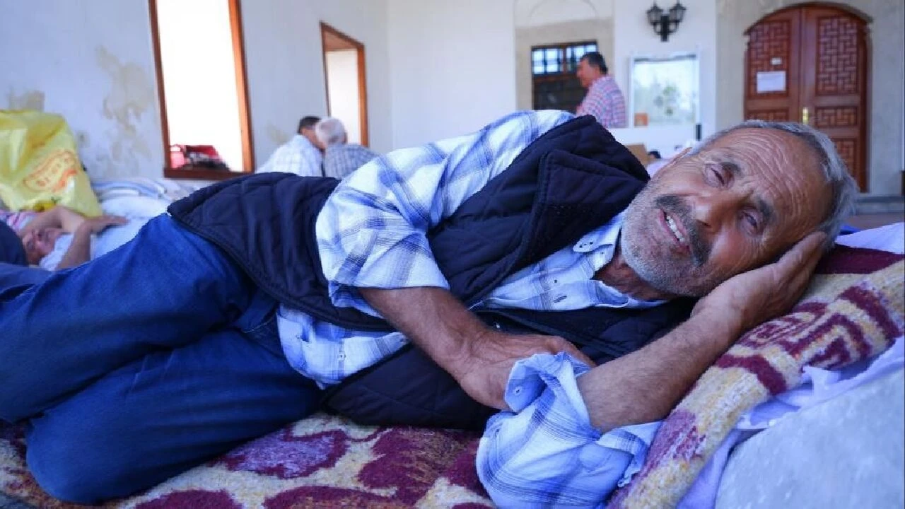 Edirne'ye Kırkpınar akını! Otellerde yer kalmayınca çadırlarda sabahladılar