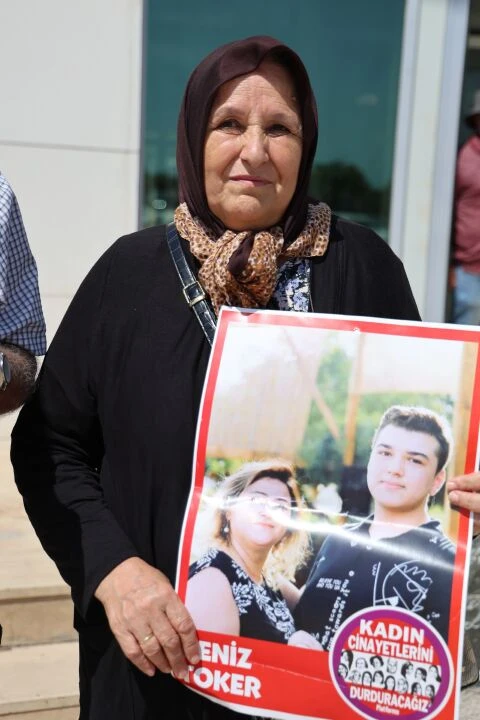 Eşi ve oğlunu sayısız bıçak darbesiyle katletti! Acılı annenin sözleri yürek yaktı: 'Hayata doyamadı'