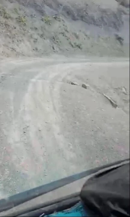 Hakkarili köy sakinleri bozuk yayla yoluna tepki: Acil çözüm bekliyoruz! - 2. Resim