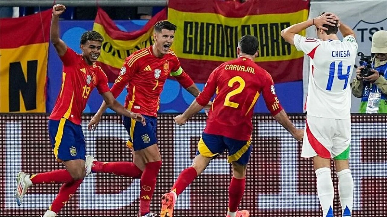 İspanya'nın Almanya'yı yenmesi durumunda yarı finallerde karşılaşacağı muhtemel rakipleri bugün belli olacak - 1. Resim