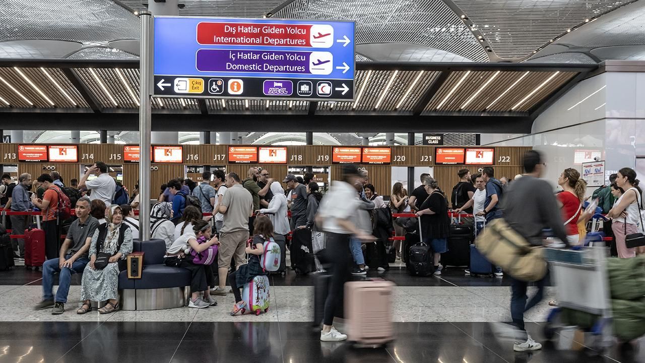 İstanbul Havalimanı gururlandırmaya devam ediyor! Avrupa&#039;nın en iyisi ödülü aldı