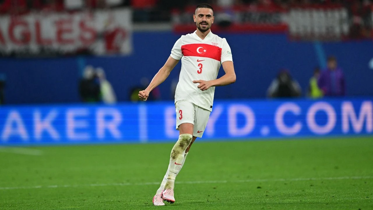 Merih Demiral'a 2 maç ceza verilmesini talep eden müfettiş İsviçreli çıktı! UEFA'ya tepki yağdı - 2. Resim