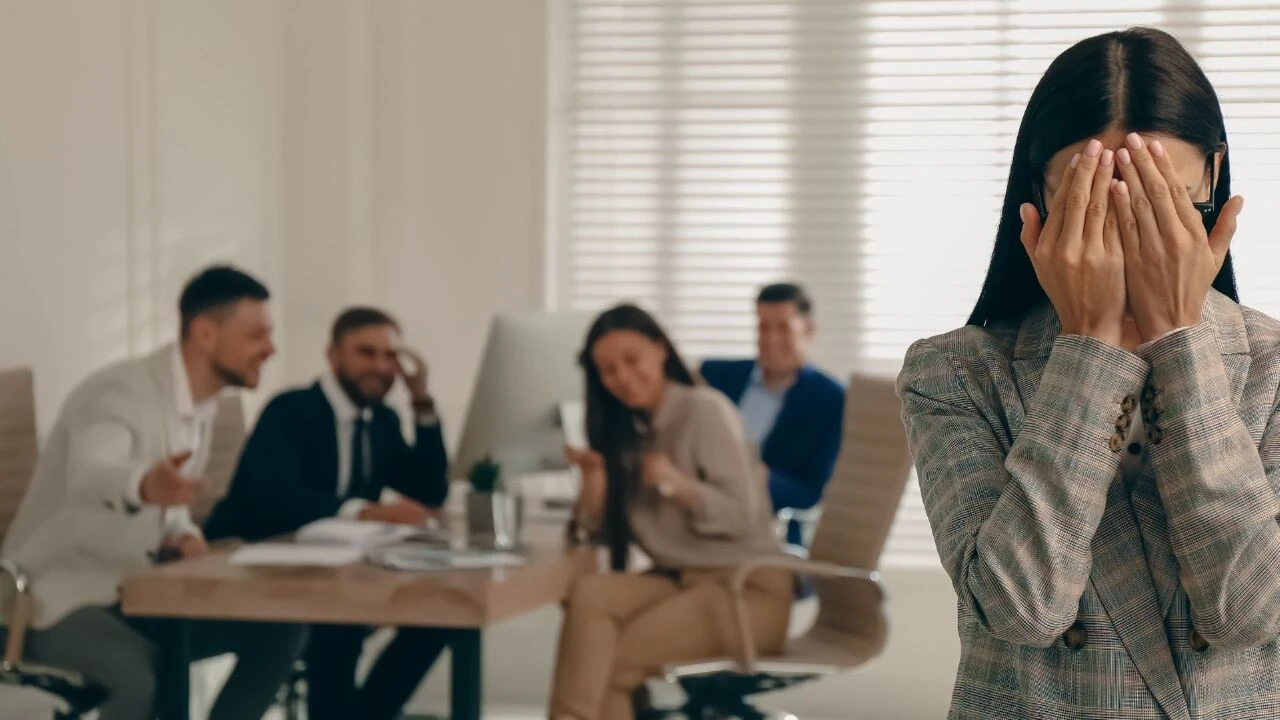 Uzaktan çalışma devri kapanıyor! Bilim insanları ofise dönen çalışanları uyardı: Kafayı sıyırabilirler - 4. Resim