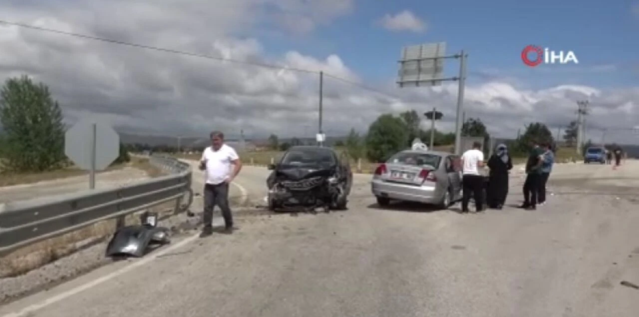 Kastamonu'da zincirleme kaza: 1'i ağır, 2'si çocuk çok sayıda yaralı var