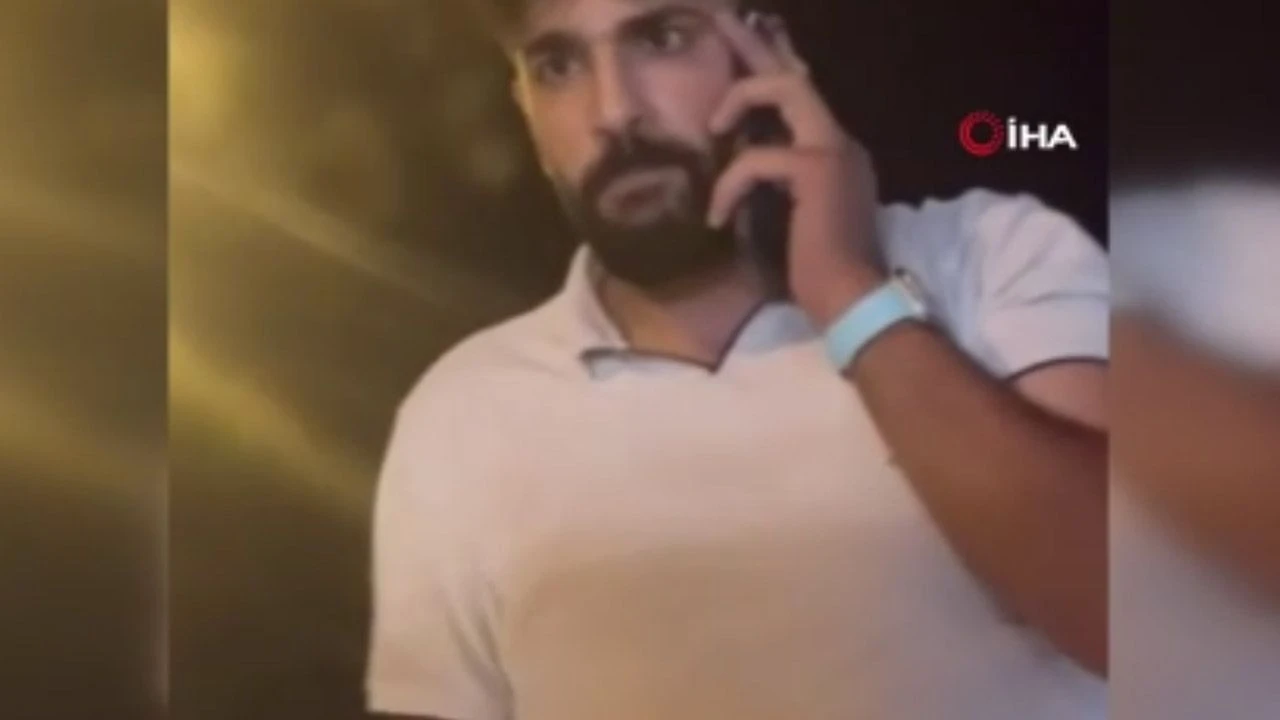 Trafikte maganda terörü: Önce önünü kesti sonra kaputa yattı! Dehşet anları kamerada