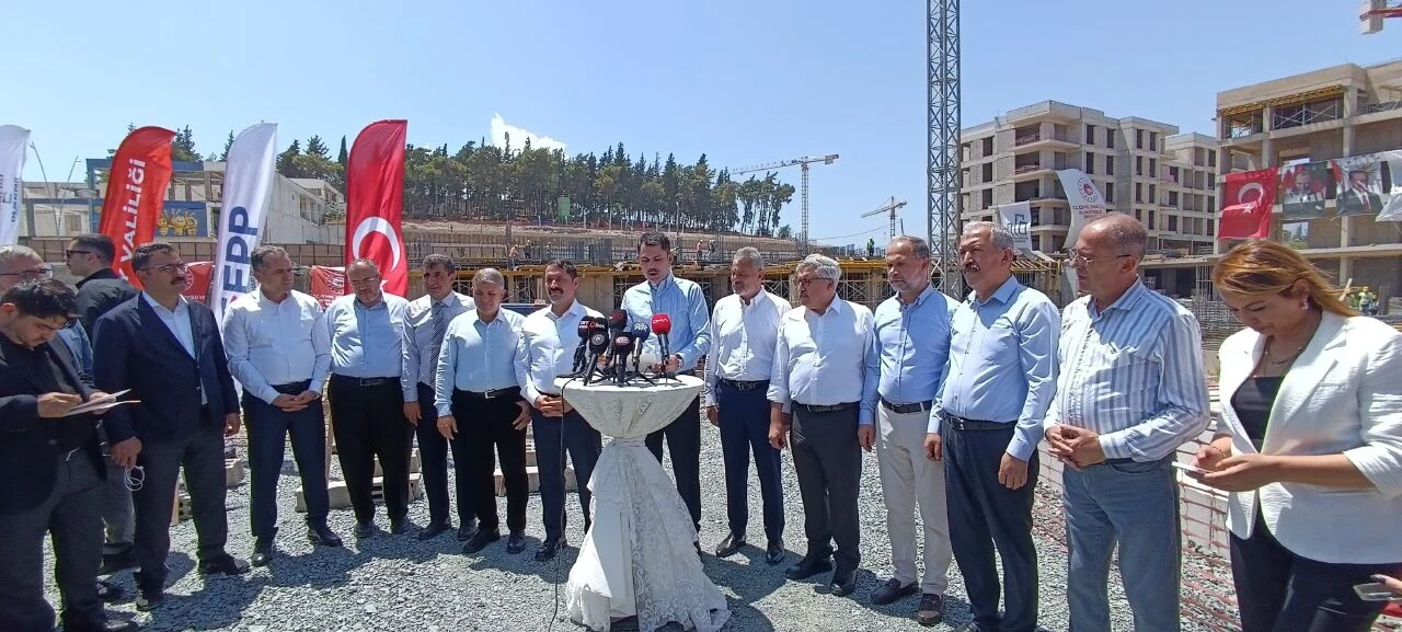 Deprem bölgesinde 200 bin konut daha teslim ediliyor! Bakan Kurum müjdeyi verdi - 1. Resim