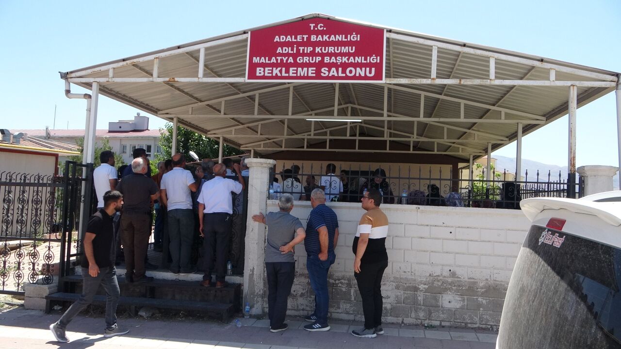 Malatya'da aile katliamı! Eşini, kızını ve torununu uykularında öldürdü - 1. Resim