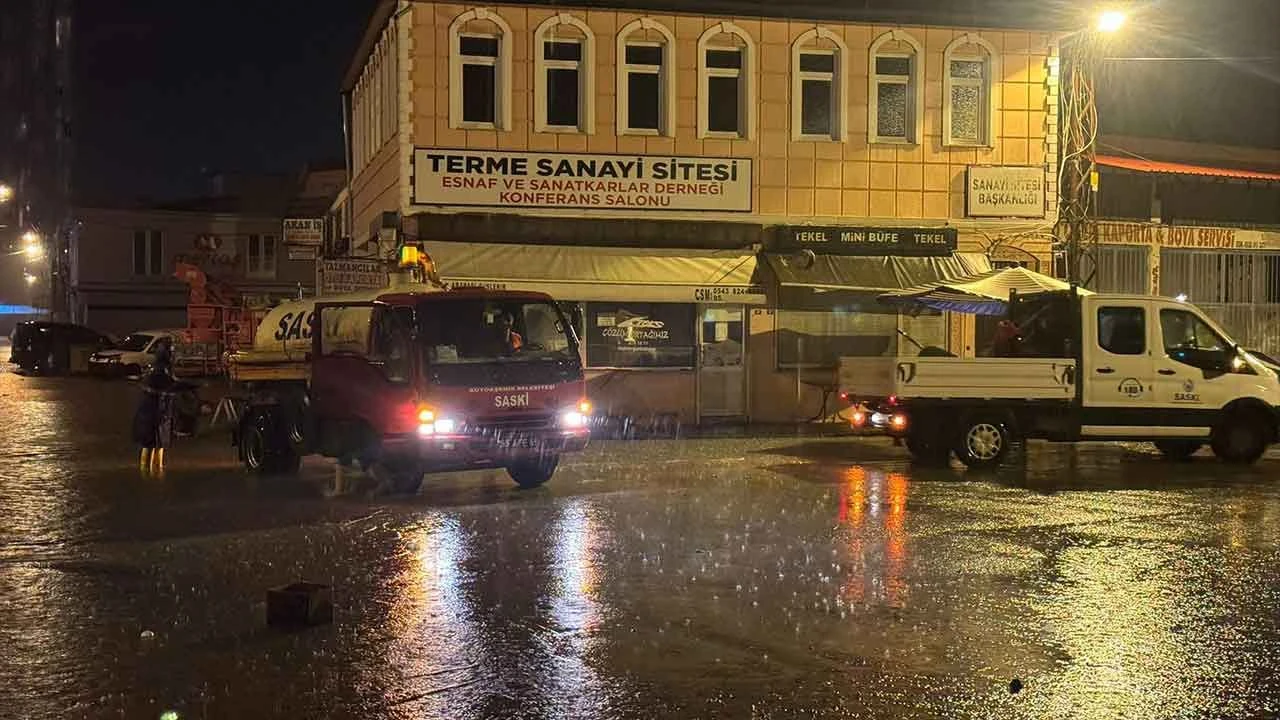 Meteoroloji uyarmıştı... Samsun'da sel felaketi: 2 ilçe sulara gömüldü - 1. Resim