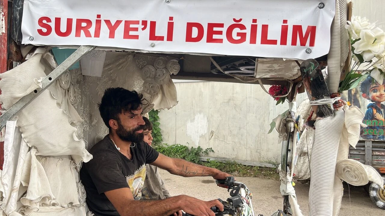 Suriyeli sanılmaktan korktu, motosikletine yazdığı yazıyla meşhur oldu! "Yazıyı yazdıktan sonra iyi gözle bakmaya başladılar" - 2. Resim