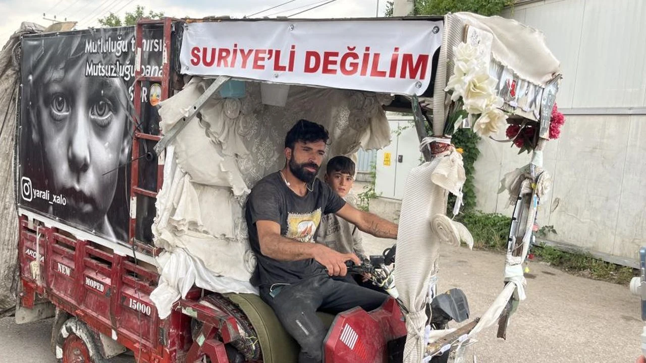 Suriyeli sanılmaktan korktu, motosikletine yazdığı yazıyla meşhur oldu! "Yazıyı yazdıktan sonra iyi gözle bakmaya başladılar" - 1. Resim