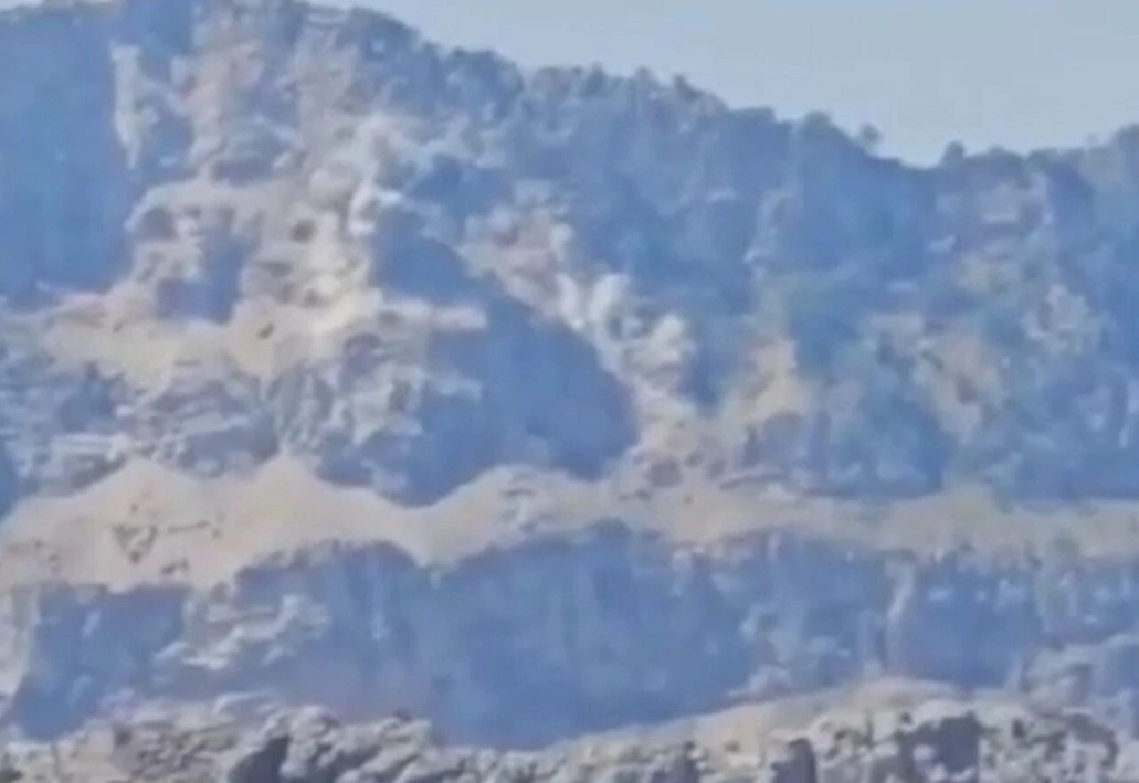 TSK'dan Kuzey Irak'a topçu atışı: MSB o anları yayımlandı - 1. Resim