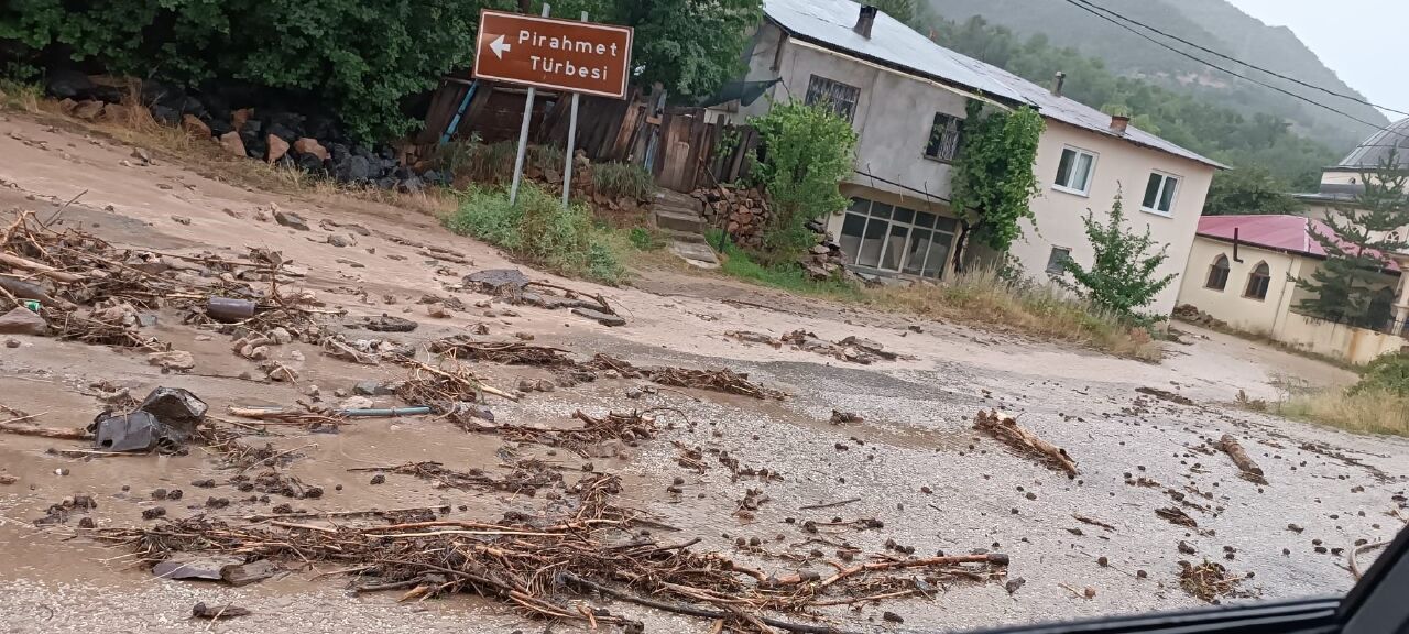 AFAD ve Meteoroloji'den uyarı geldi! Hava durumuna dikkat: Yağmur, sel ve kavurucu sıcaklar bir arada! - 5. Resim