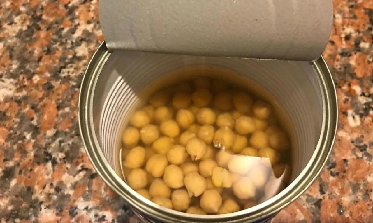 Anne ve babalar aman dikkat! Çocuğunuza konserve gıda verirken bir kez daha düşünün - 1. Resim