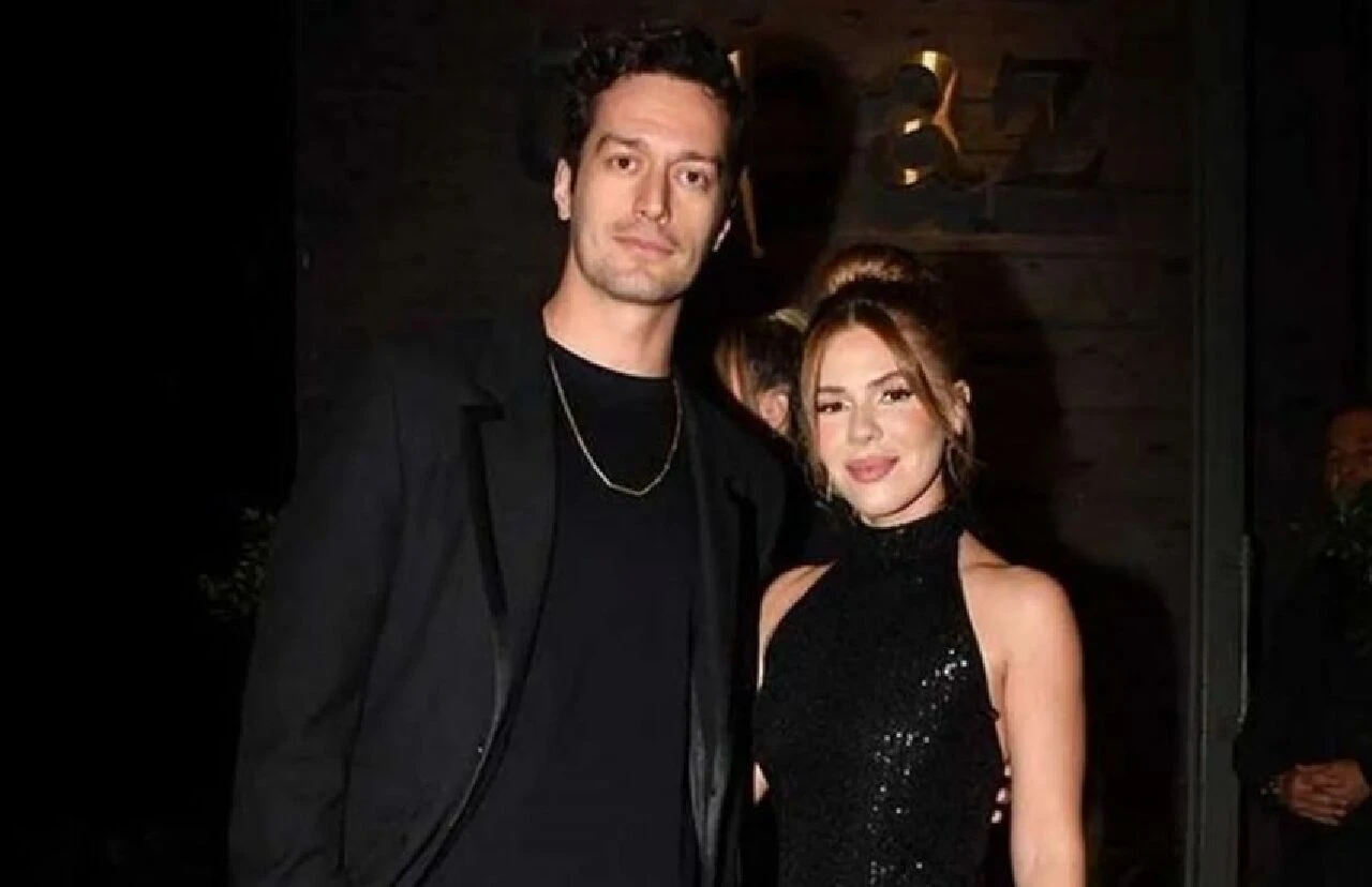 Camdaki Kız'ın Sedat'ı Feyyaz Şerifoğlu'ndan romantik hamle! Merve Dinçkol gözyaşlarına boğuldu - 3. Resim