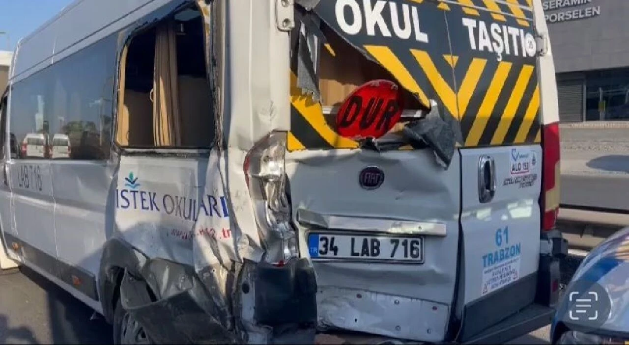 E-5'te trafiği kilitleyen zincirleme kaza: Çok sayıda yaralı var - 1. Resim