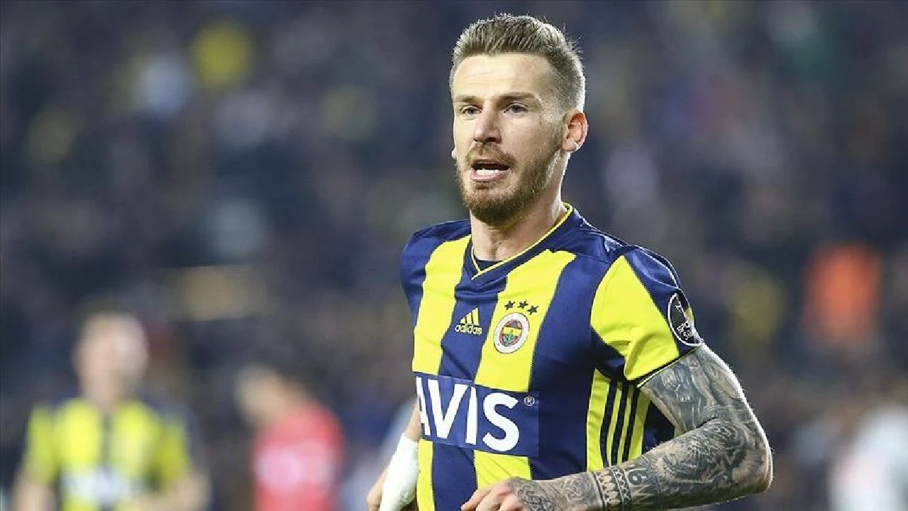 Fenerbahçe'de forma giyen Serdar Aziz'in transfer görüşmelerine izin verildi